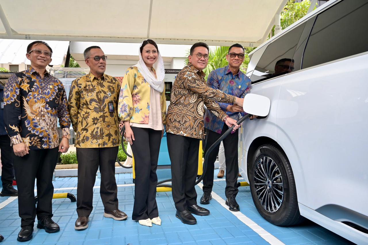PLN dan Kemendag Hadirkan SPKLU Ultra Fast Charging, Ekspansi EV Masuk ke Kantor Pemerintah